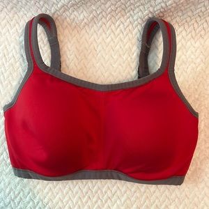 Natori yogi sports bra.